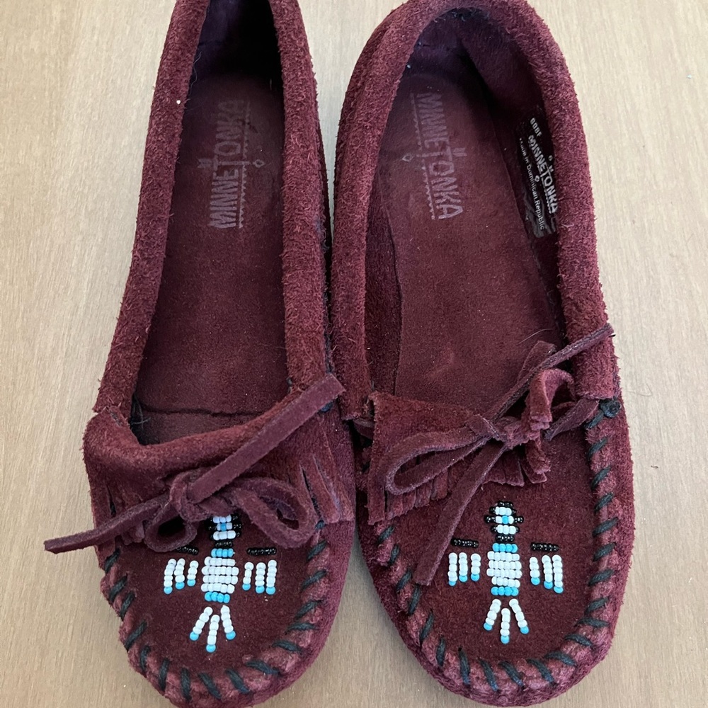 Minnetonka Maroon moccasin size 6 suede